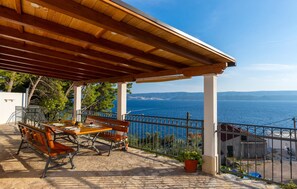 Outdoor dining - 2 bedroom gorgeous home in Celina (Celina)