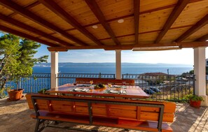 Outdoor dining - 2 bedroom gorgeous home in Celina (Celina)