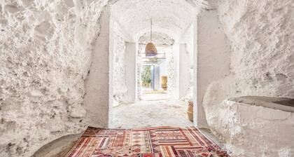 Beautiful home in Nigüelas