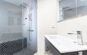 Bathtub