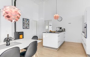 Frigorifero, microonde, lavastoviglie, macchina per tè/caffè