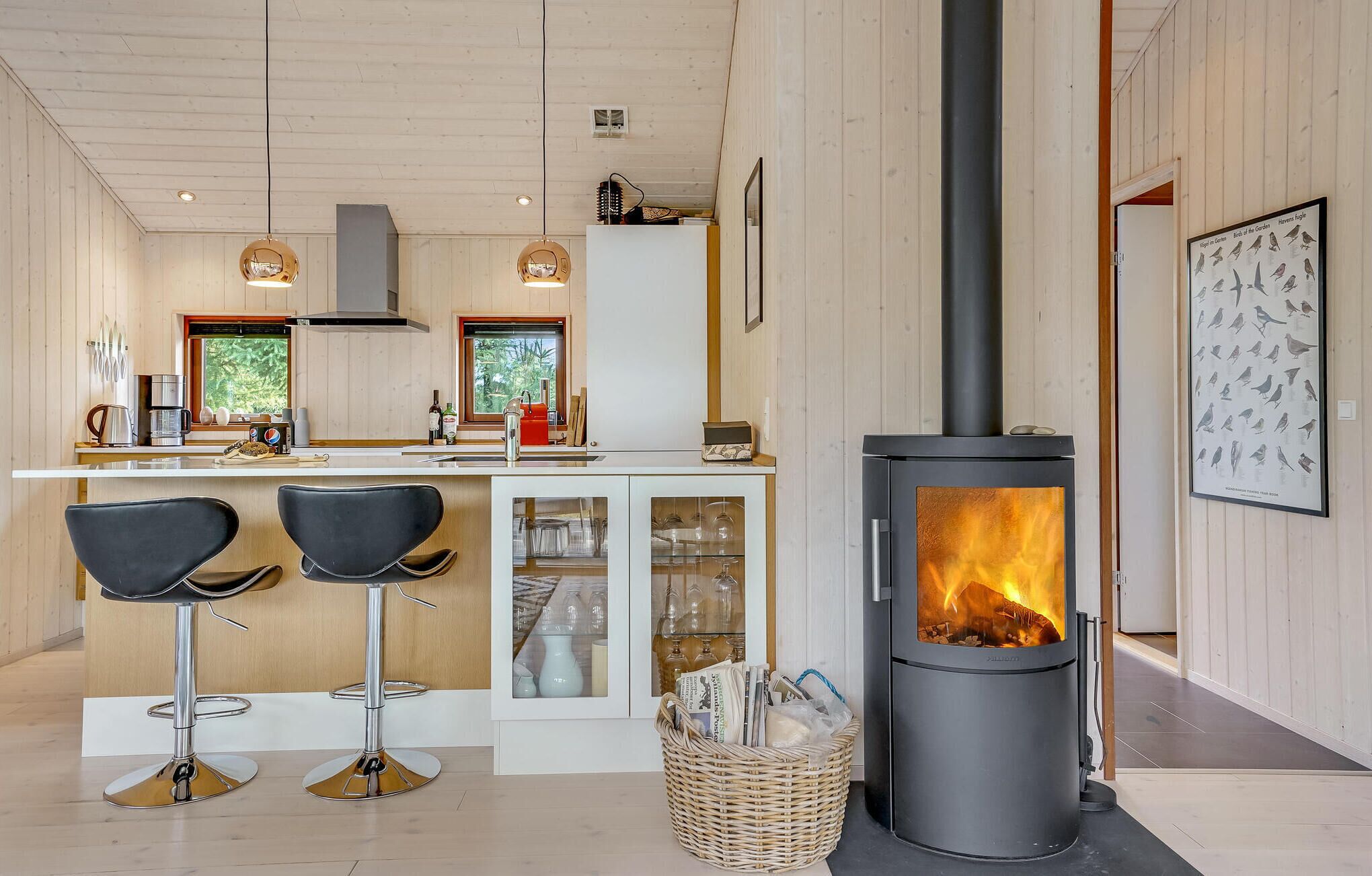 Réfrigérateur, plaque de cuisson, lave-vaisselle, cafetière/bouilloire