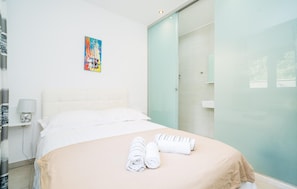 3 slaapkamers, reisbedje, gratis wifi, beddengoed