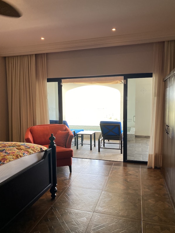 3 bedrooms, bed sheets