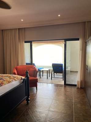3 bedrooms, bed sheets