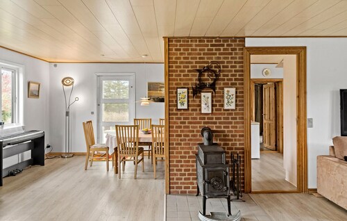 Beautiful home in Stege with WiFi