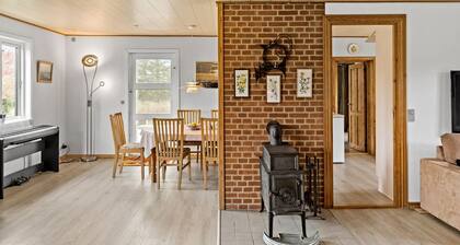 Beautiful home in Stege with WiFi