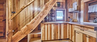 Beautiful home in Kraljev Vrh with WiFi