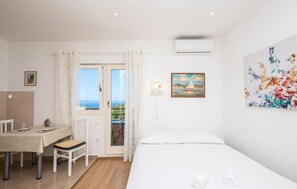 Free WiFi, bed sheets - Cozy apartment in Makarska with WiFi (Makarska)