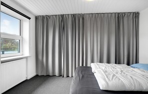 5 bedrooms, travel crib, free WiFi