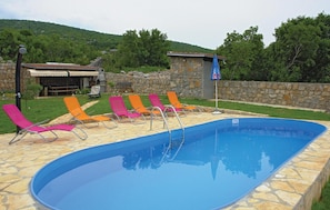 Pool - 2 bedroom beach front apartment in Klenovica (Klenovica)
