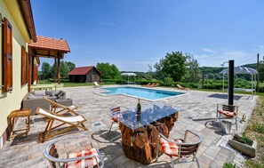 Outdoor pool, a heated pool - Stunning home in Konjscina (Konjscina)
