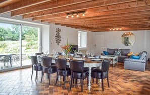 Dining - 6 bedroom awesome home in Plouézec (Plouezec)