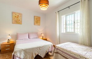 3 bedrooms, free WiFi, bed sheets