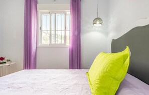 3 bedrooms, free WiFi, bed sheets