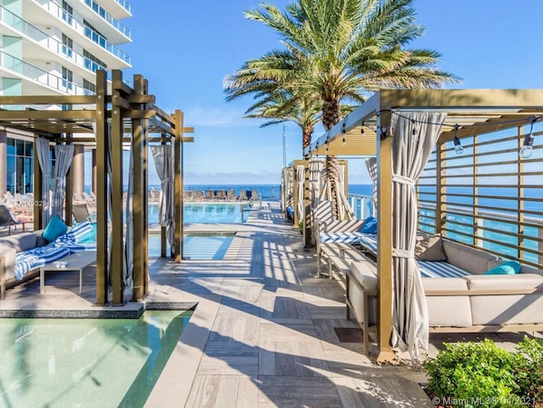 Outdoor pool, a heated pool