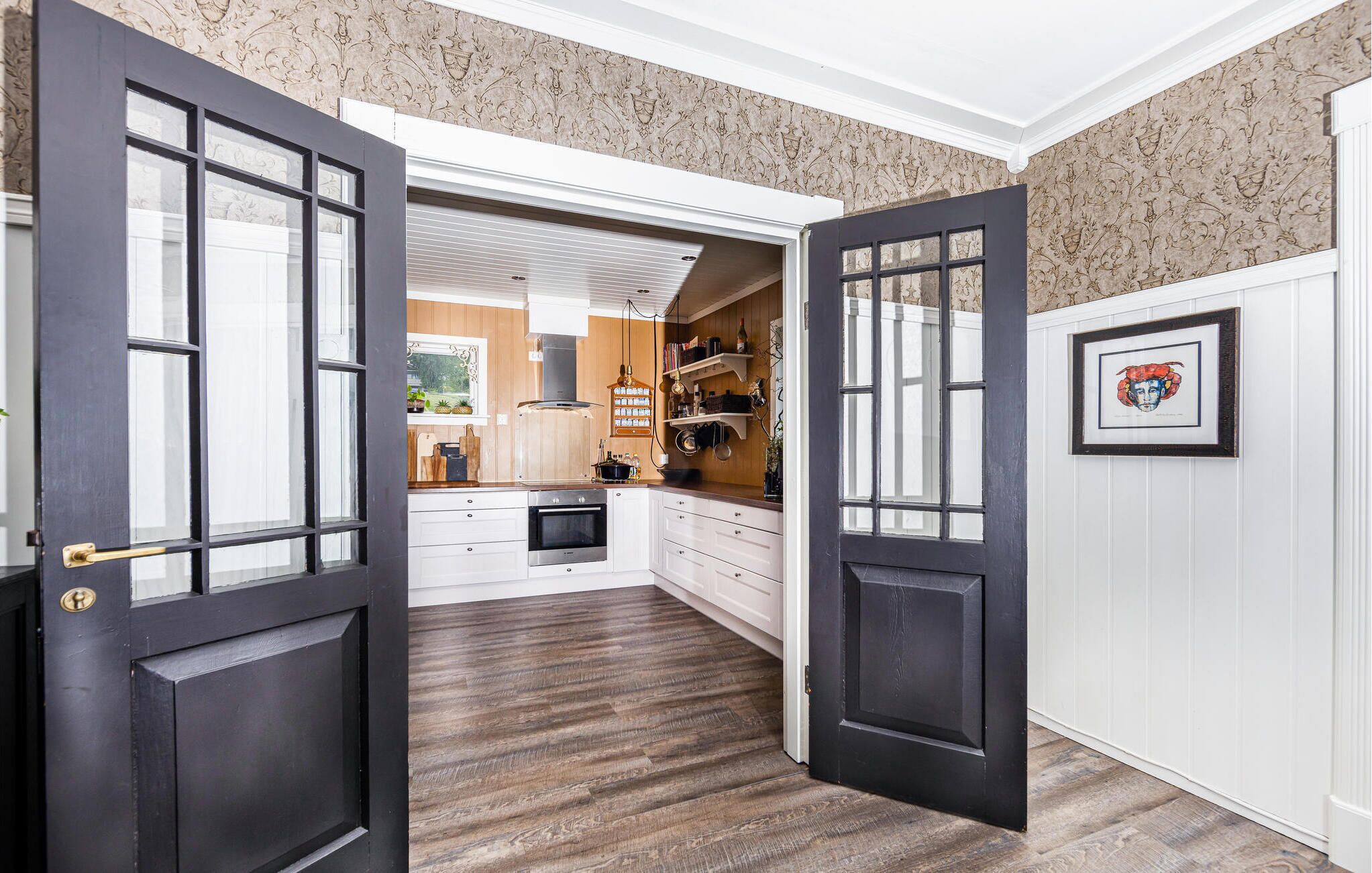 Fridge, stovetop, dishwasher, coffee/tea maker