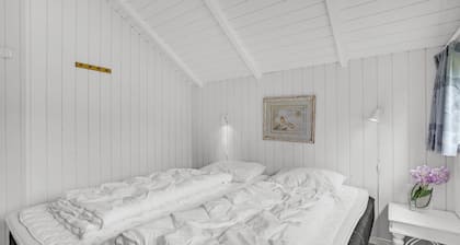 Cozy home in Væggerløse with sauna