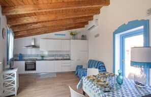 Frigorifero, piano cottura, lavastoviglie