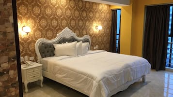 Minibar, escritorio, wifi gratis y ropa de cama
