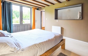 3 bedrooms, travel crib, free WiFi, bed sheets - Gorgeous home in Cormeilles with WiFi (Cormeilles)