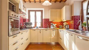 KĂŒhlschrank, Herdplatte, GeschirrspĂŒler