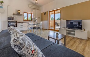 Fernseher, Tischtennisplatte