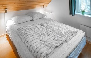 4 bedrooms, travel cot, free WiFi