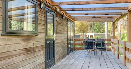 Awesome home in Well with kitchen