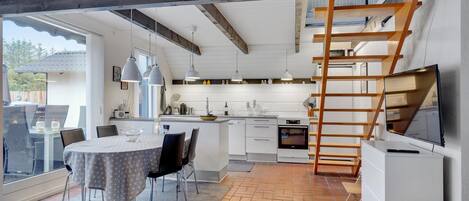 Køleskab, ovn, kogeplade, opvaskemaskine