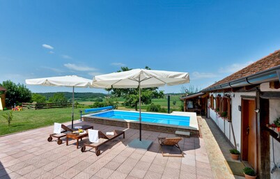 Cozy home in Sveti Ivan Zabno with WiFi