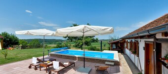 Cozy home in Sveti Ivan Zabno with WiFi