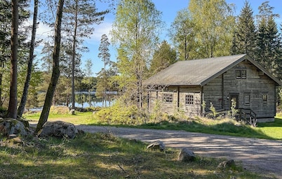 4 bedroom pet friendly home in Fegen