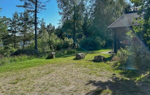 Property grounds - 4 bedroom pet friendly home in Fegen (Fegen)