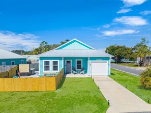 Exterior - ~Beach Bum~ Hot tub, outdoor dining, fire pit, and more! Short walk to beach! (Panama City Beach)