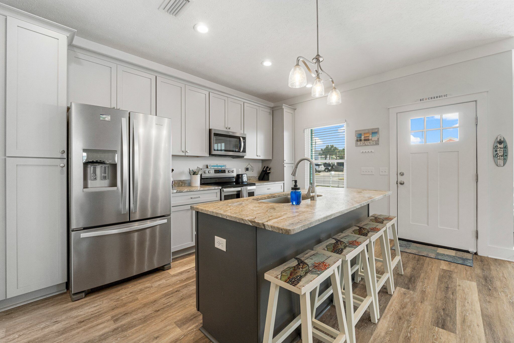 冰箱、微波炉、烤箱、炉灶