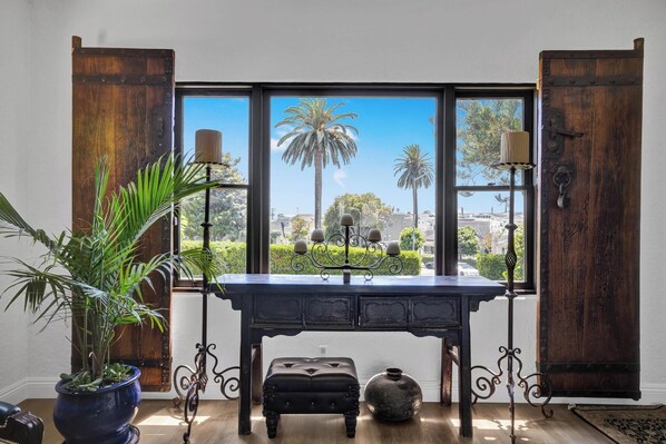 Interior - NEW-Lovely walkable Historical Spanish home with exquisite custom secret garden (San Diego)