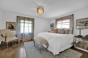 3 chambres, fer et planche à repasser, Wi-Fi, draps fournis