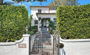 Exterior - NEW-Lovely walkable Historical Spanish home with exquisite custom secret garden (San Diego)