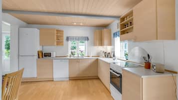 Kühlschrank, Herdplatte, Geschirrspüler