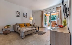 Fernseher, Tischfußball