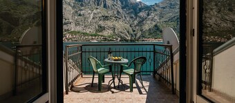 Lovely home in Kotor with WiFi