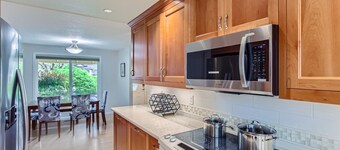 Entire home: Charming Home with Beautiful Yard