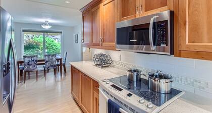 Entire home: Charming Home with Beautiful Yard