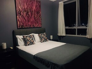 2 chambres, fer et planche à repasser, Wi-Fi, draps fournis