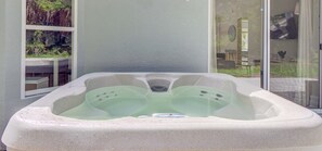 Bain à remous intérieur