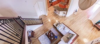 PARKLAND MANSION • SPACIOUS & HUGE YARD