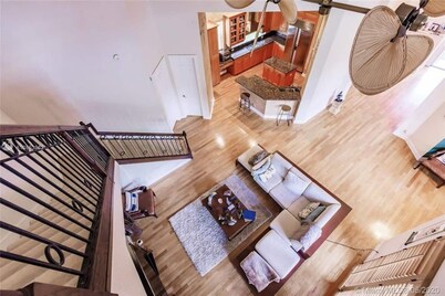 PARKLAND MANSION • SPACIOUS & HUGE YARD