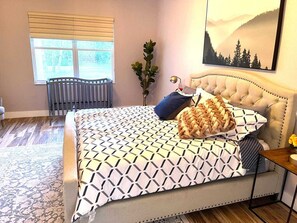 5 Schlafzimmer, Schreibtisch, Bügeleisen/Bügelbrett, kostenloses WLAN