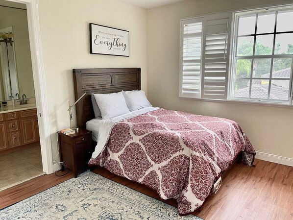 5 bedrooms, desk, iron/ironing board, free WiFi